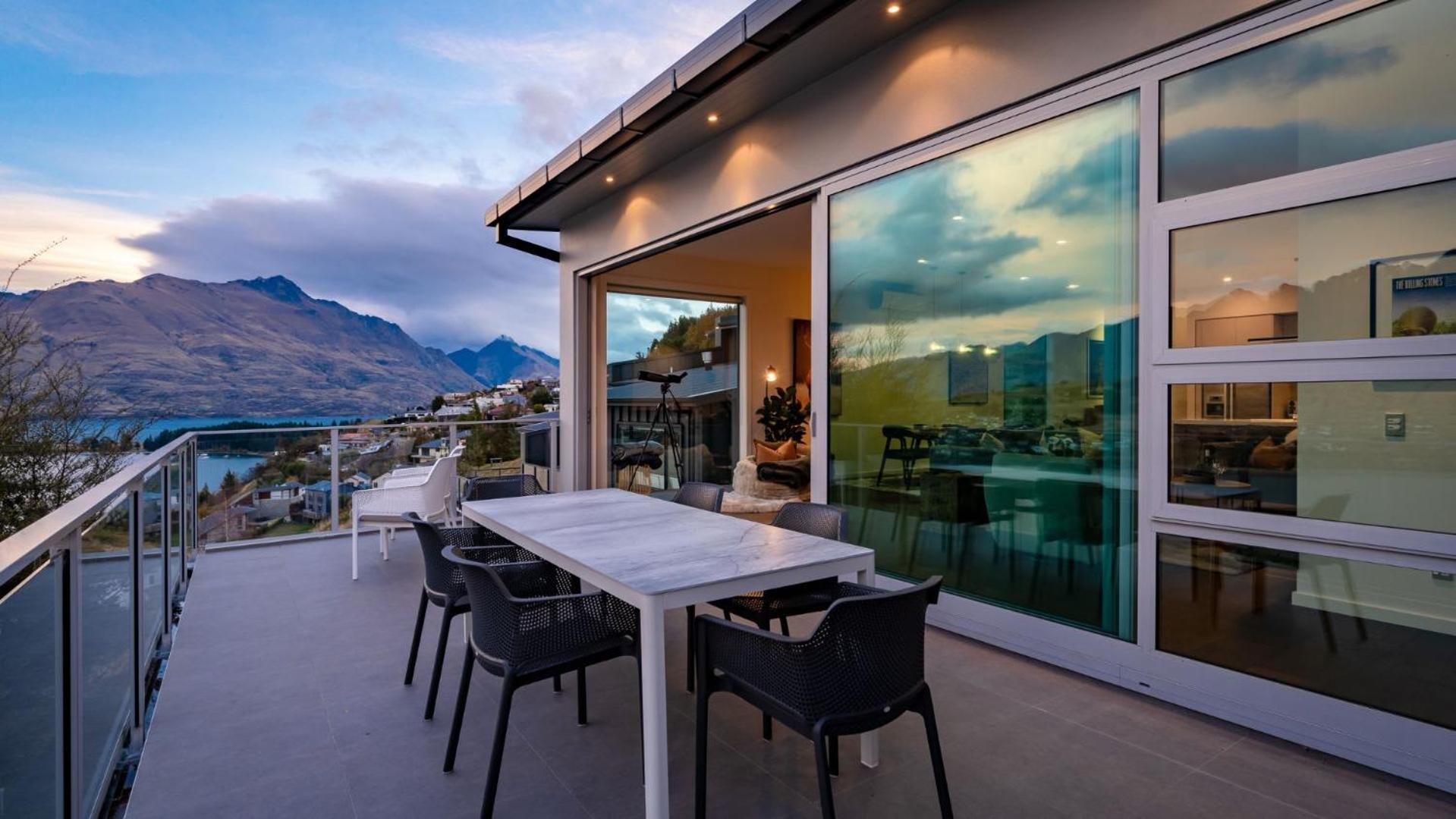 Tahuna Vista-Fire Place-Hot Tub -Free Parking -Bbq Queenstown Exterior photo